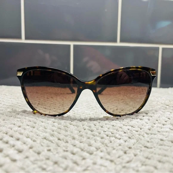 Burberry Sunglasses- Dark Havana - Picture 2 of 4